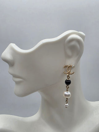 Chanel Gold-tone Pearl Faux Strass Interlocking CC Drop Earrings