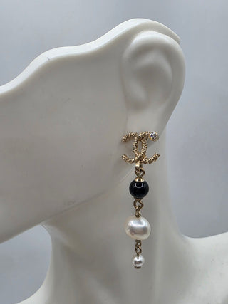 Chanel Gold-tone Pearl Faux Strass Interlocking CC Drop Earrings