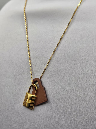 Hermès 18K Gold Pleated O'Kelly Leather Pendant Necklace