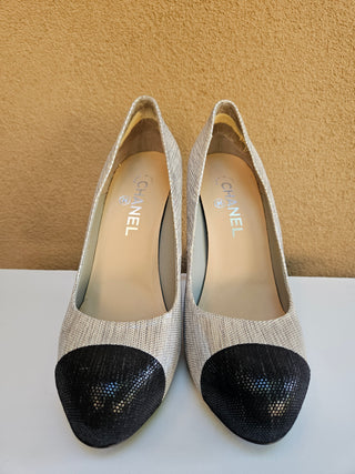 Chanel Metallic Silver 2012 Interlocking CC Logo Pumps 40 sz