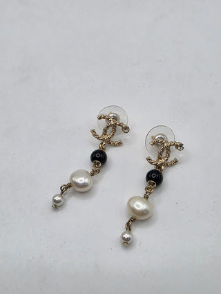Chanel Gold-tone Pearl Faux Strass Interlocking CC Drop Earrings
