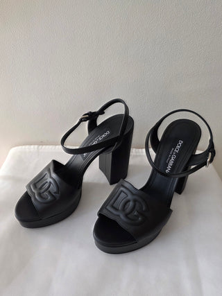 Dolce and Gabana black leather DG logo platform sandals 38.5 sz