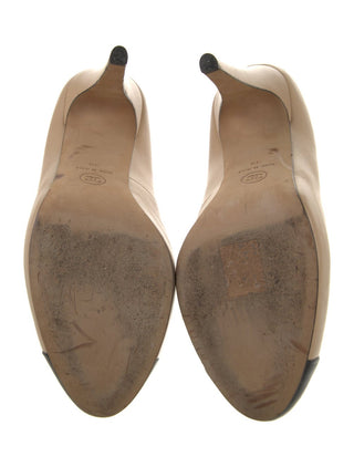 Chanel Beige leather 2013 Interlocking CC Logo Pumps 39 sz