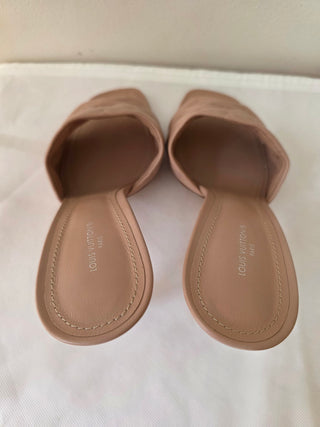 Louis Vuitton Beige LV Monogram Leather Slides 41 EU