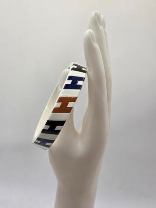 Hermès White Lacquer H en Blais Monogram Bangle M sz