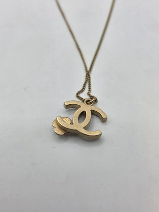 Chanel Gold-tone Enamel Interlocking CC Camelia Pendant Necklace