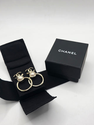 Chanel Gold-tone 2022 Faux Pearl Interlocking CC Drop Earrings