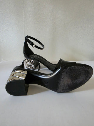 Louis Vuitton Black Patent Leather Silver-tone Sandals 36 sz