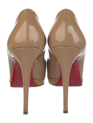 Christian Louboutin Beige Patent Leather Pumps 40 sz