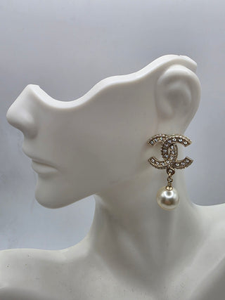 Chanel Gold-tone Faux Pearl  Strass Interlocking CC Drop Earrings
