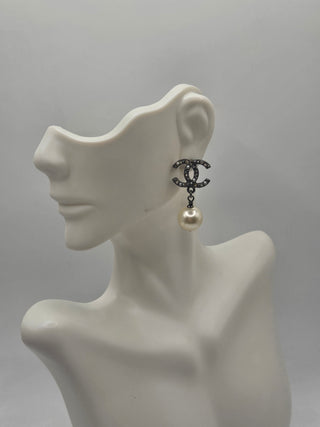 Chanel Faux Pearl Strass Interlocking CC Single Drop Earring