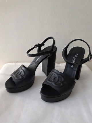 Dolce and Gabana black leather DG logo platform sandals 38.5 sz