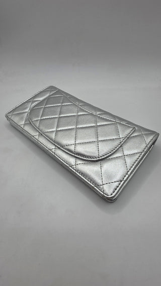 Chanel Silver-tone Interlocking CC Yen Wallet Bifold Wallet