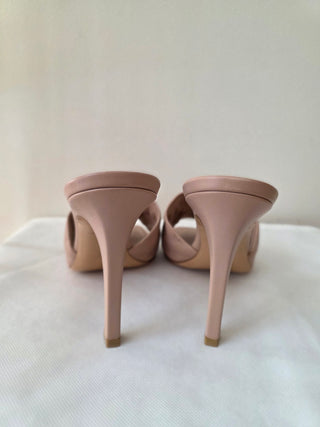 Louis Vuitton Beige LV Monogram Leather Slides 41 EU