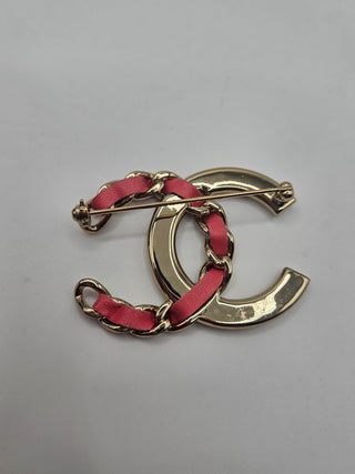 Chanel Pink Leather Gold-tone Strass Interlocking CC Brooch