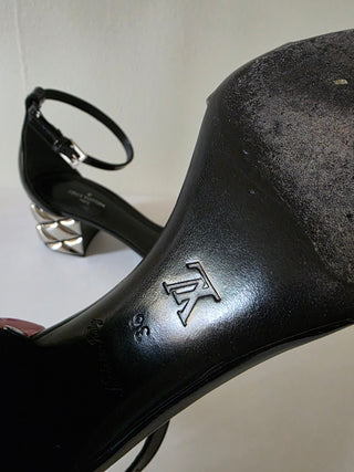 Louis Vuitton Black Patent Leather Silver-tone Sandals 36 sz