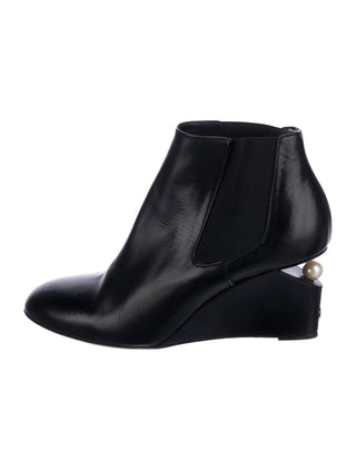 Chanel Interlocking CC Logo Black Leather Chelsea Boots 39 sz