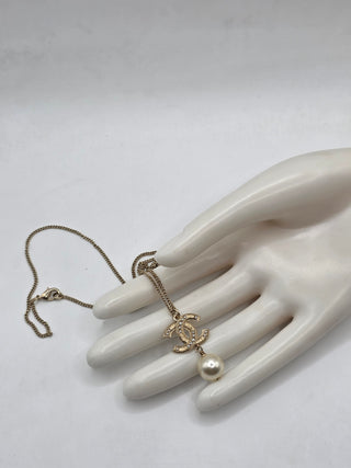 Chanel Gold-tone Faux Pearl Interlocking CC Pendant Necklace