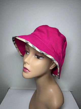 Burberry Pink Nova Check trim bucket hat L sz