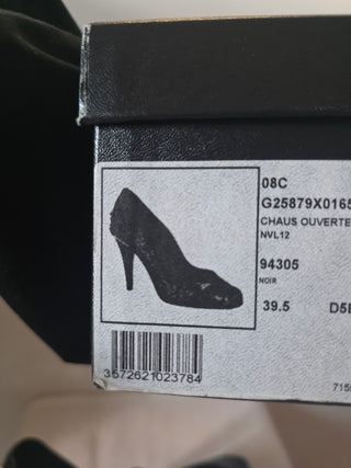 Chanel Black Patent Leather 2008 Interlocking CC Logo Pumps 39.5