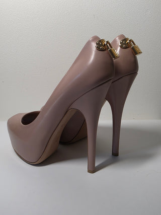 Louis Vuitton Beige leather LV logo Charms Oh Really! Pumps 40 sz