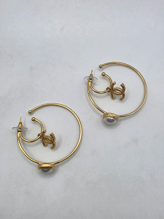 Chanel Gold-tone Interlocking CC 2020 Faux Pearl Hoop Earrings