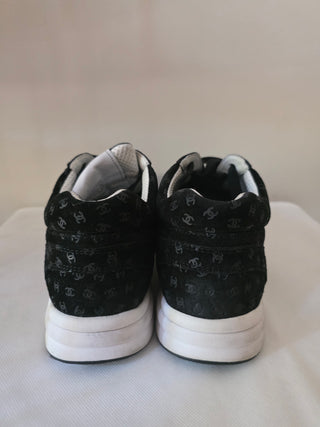 Chanel Black Interlocking CC Logo Suede Sneakers 39.5 EU