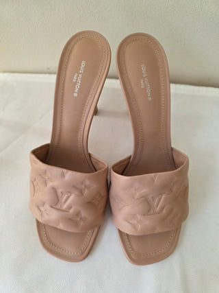 Louis Vuitton Beige LV Monogram Leather Slides 41 EU