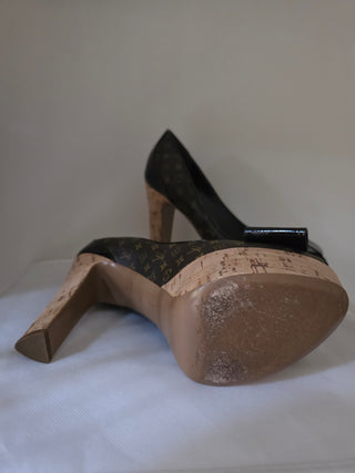 Louis Vuitton Brown LV Monogram Bow Accents Pumps 38 sz