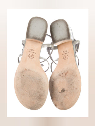 Chanel Grey Patent Leather Interlocking CC Logo T-Strap Sandals 39.5 sz
