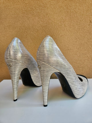 Chanel Metallic Silver 2012 Interlocking CC Logo Pumps 40 sz