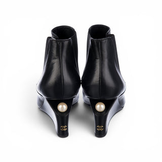 Chanel Interlocking CC Logo Black Leather Chelsea Boots 39 sz