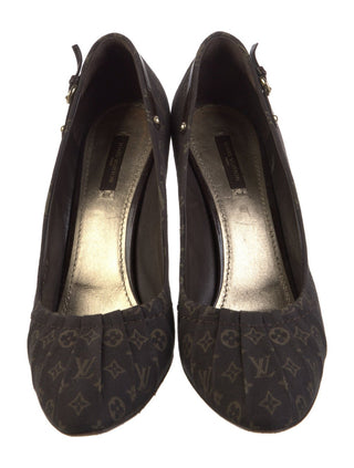 Louis Vuitton Brown LV Monogram Canvas Pumps 41 sz