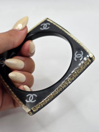 (Copy) Chanel Bkack Resin Strass Interlocking CC Square Bangle