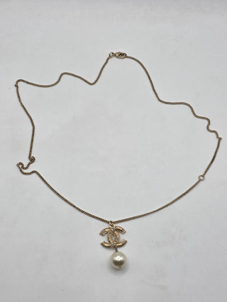 Chanel Gold-tone Faux Pearl Interlocking CC Pendant Necklace