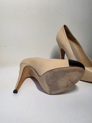 Chanel Beige leather 2013 Interlocking CC Logo Pumps 39 sz