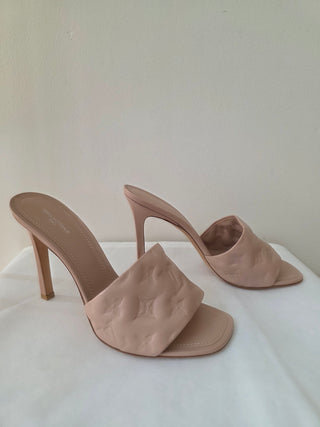 Louis Vuitton Beige LV Monogram Leather Slides 41 EU