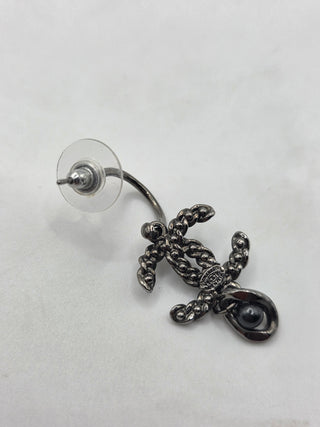 Chanel Silver-tone Ruthenium Metal CC Faux Pearl Drop Earrings