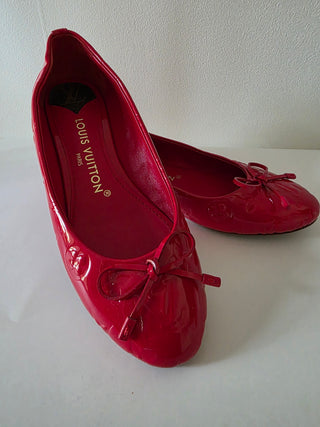 Louis Vuitton Red Patent Leather Bow Accents Ballet Flats 37 sz