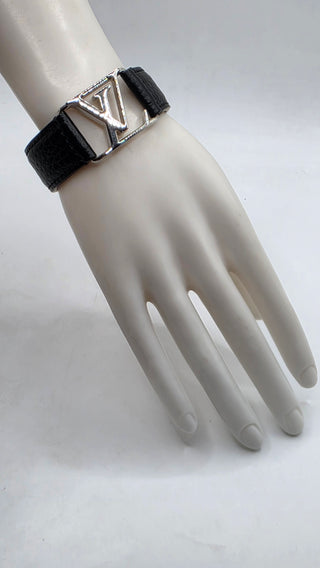 Louis Vuitton Silver-tone LV Logo Black Leather Hockenheim Bracelet