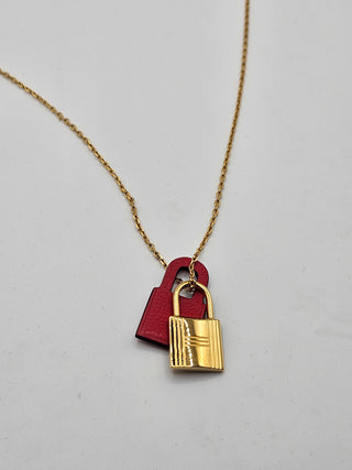 Hermès 18K Gold O'Kelly Pendant Necklace