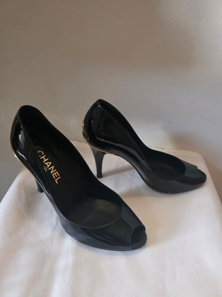 Chanel Black Patent Leather 2008 Interlocking CC Logo Pumps 39.5