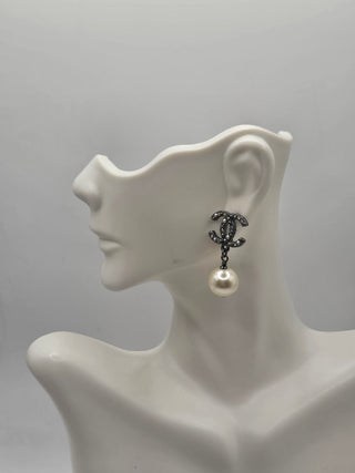 Chanel Faux Pearl Strass Interlocking CC Single Drop Earring