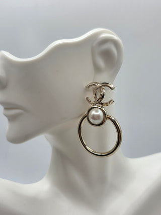 Chanel Gold-tone 2022 Faux Pearl Interlocking CC Drop Earrings