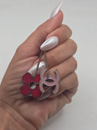 Chanel Silver-tone Enamel Interlocking CC Clover Pendant Necklace