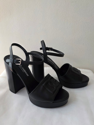 Dolce and Gabana black leather DG logo platform sandals 38.5 sz