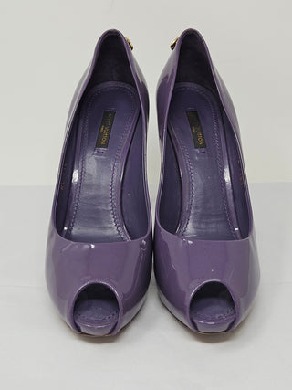 LOUIS VUITTON Patent Leather Oh Really! LV Lock Pumps