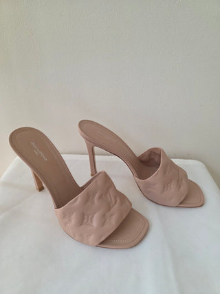 Louis Vuitton Beige LV Monogram Leather Slides 41 EU