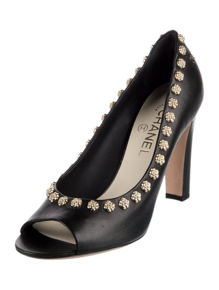 Chanel Black Leather Interlocking CC Logo Leather Pumps 40 sz