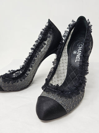 Chanel black satin Interlocking CC Logo Round-Toe pumps 40 EU